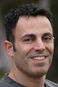 שחר - יזם, מנהל ומנחה סדנאת פליי-דייט